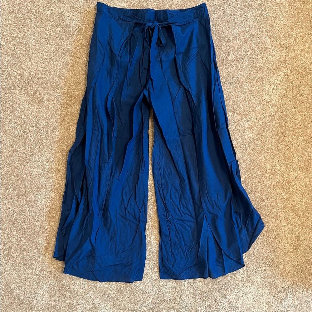 Beautiful Women’s “Fables By “ Fabindia”  Wide Leg Pants With Layers  -XS
